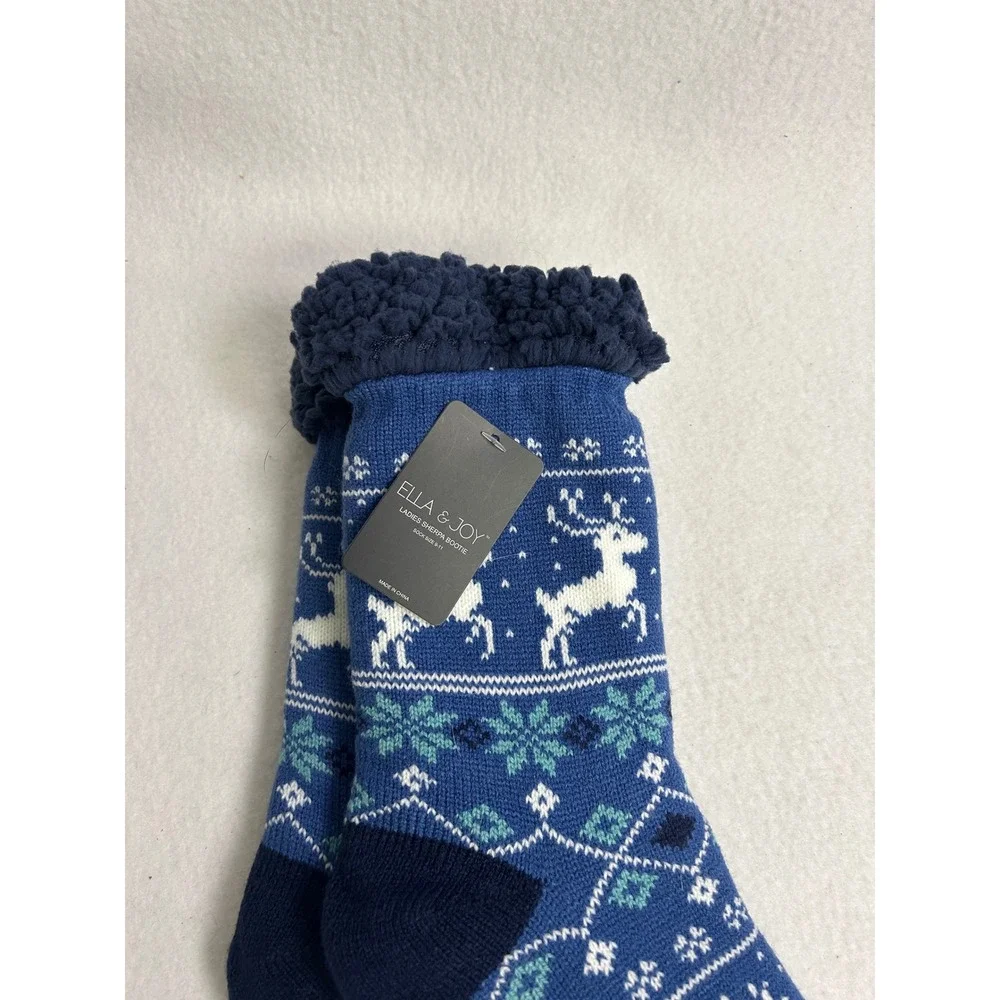 Cozy Holiday Winter Ella & Joy Womens 9-11 Blue Reindeer Sherpa Bootie Socks